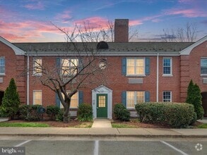 Building Photo - 3307 Commonwealth Ave