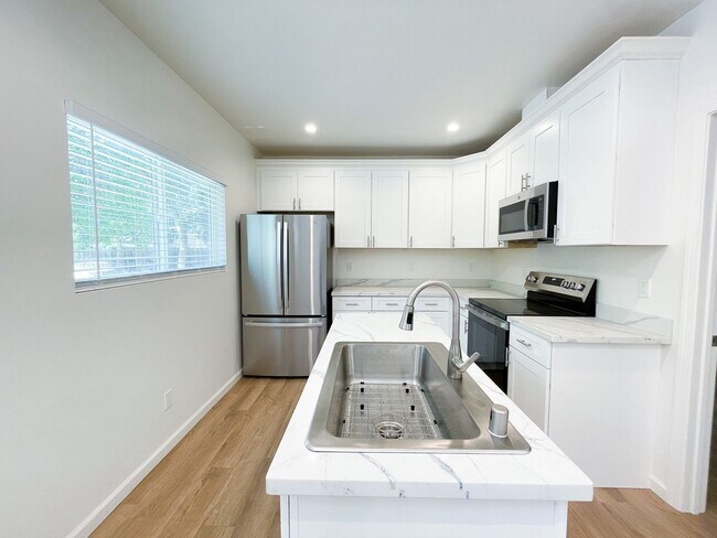 Foto del edificio - 225 Mortimer Ln