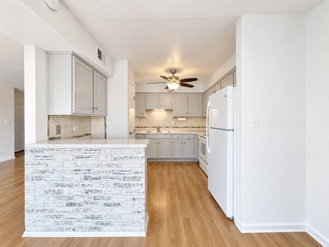 Foto del edificio - 601 W Huntington Commons Rd