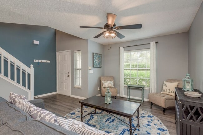 Building Photo - Andover Circle