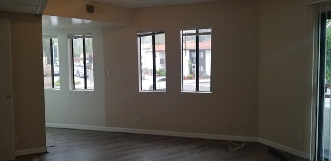 Foto del edificio - Sherman Grove Apartments