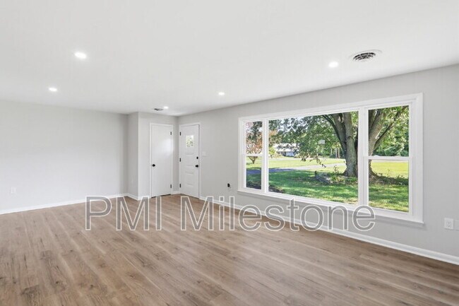 Foto del edificio - 13242 Greensburg Rd