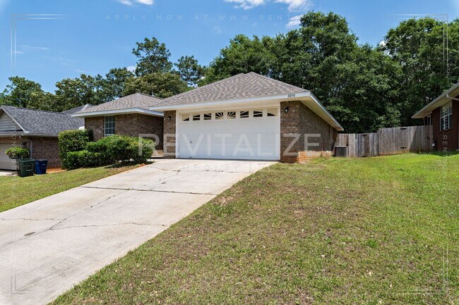 Building Photo - $500 OFF FIRST MONTH'S RENT! Beautiful 3 B...