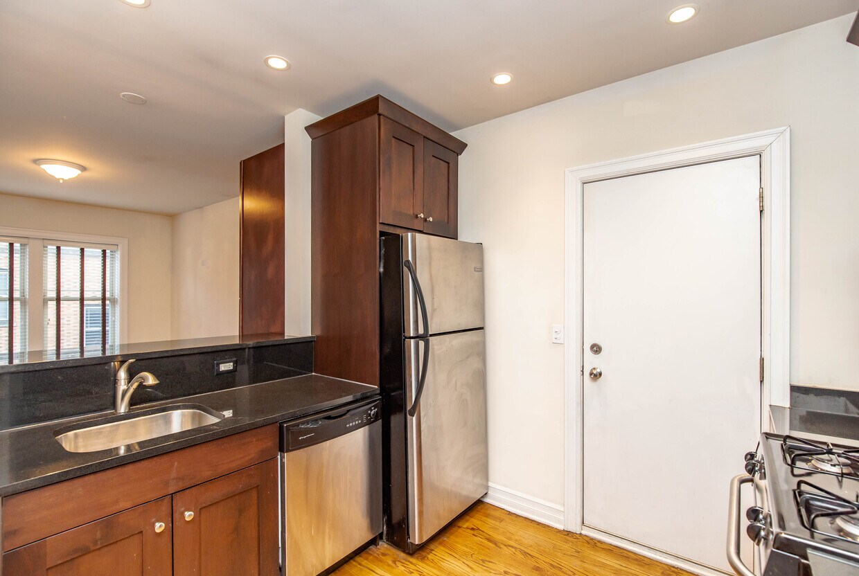 Foto principal - 3816 N Sheffield Ave