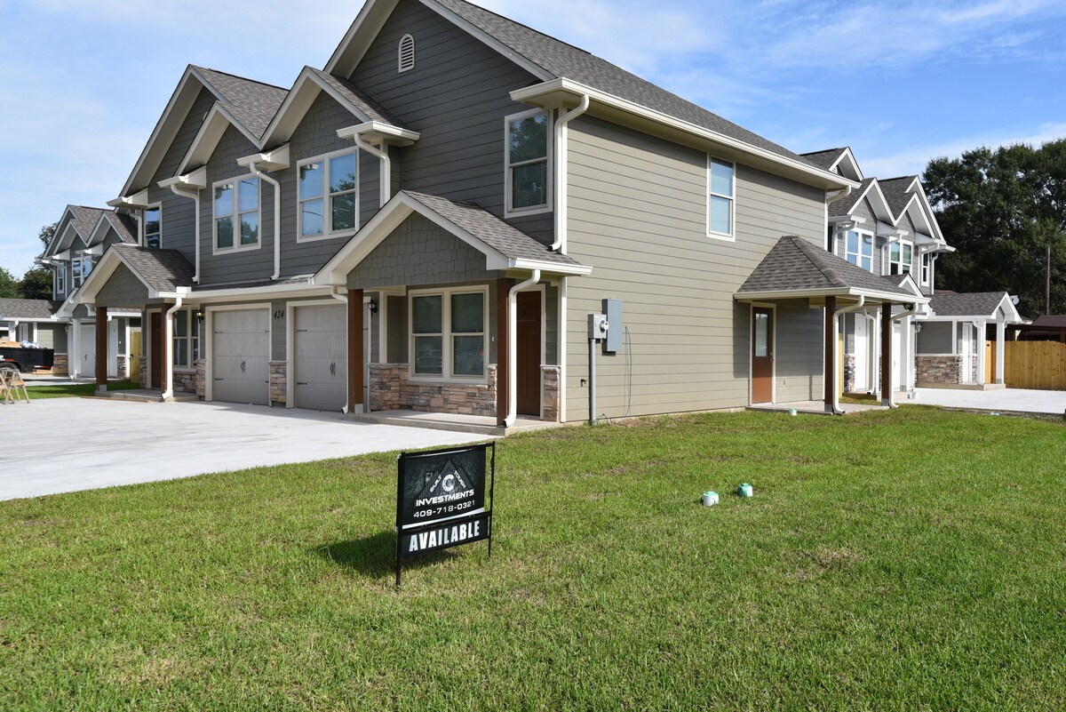 424 Atlanta Ave, Nederland, TX 77627 Townhouse for Rent in Nederland