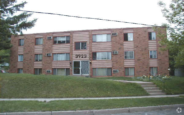 Building Photo - 3923 Lookout Pl