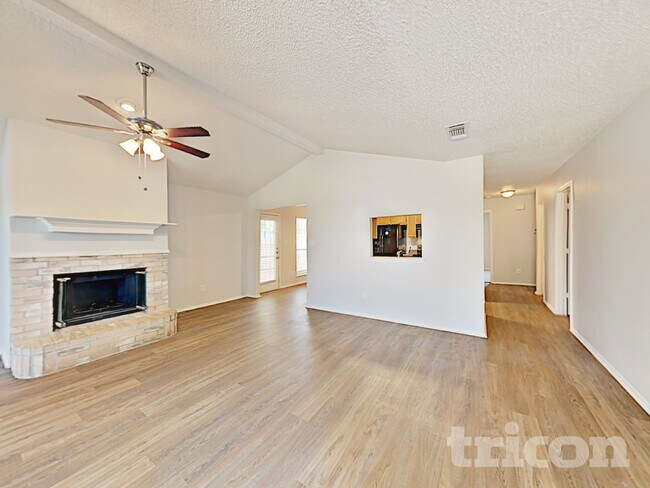 Building Photo - 714 Charles City Dr