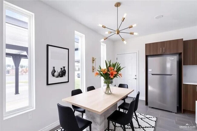 Foto del edificio - 604 N Onyx Ave