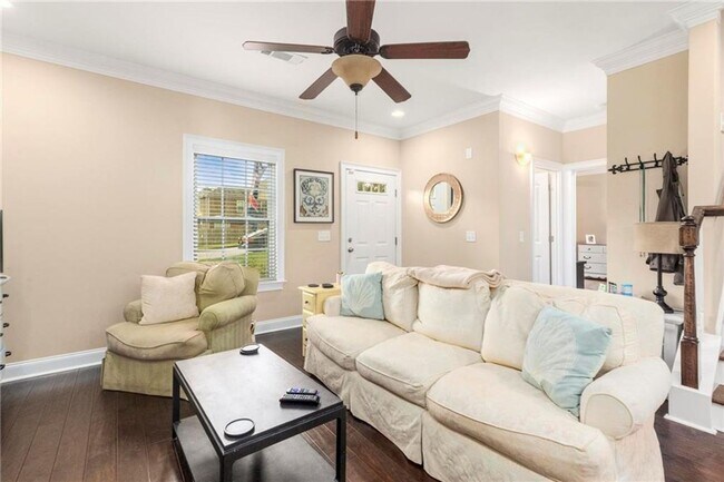 Building Photo - 3Bed/2.5 Bath Available Now!