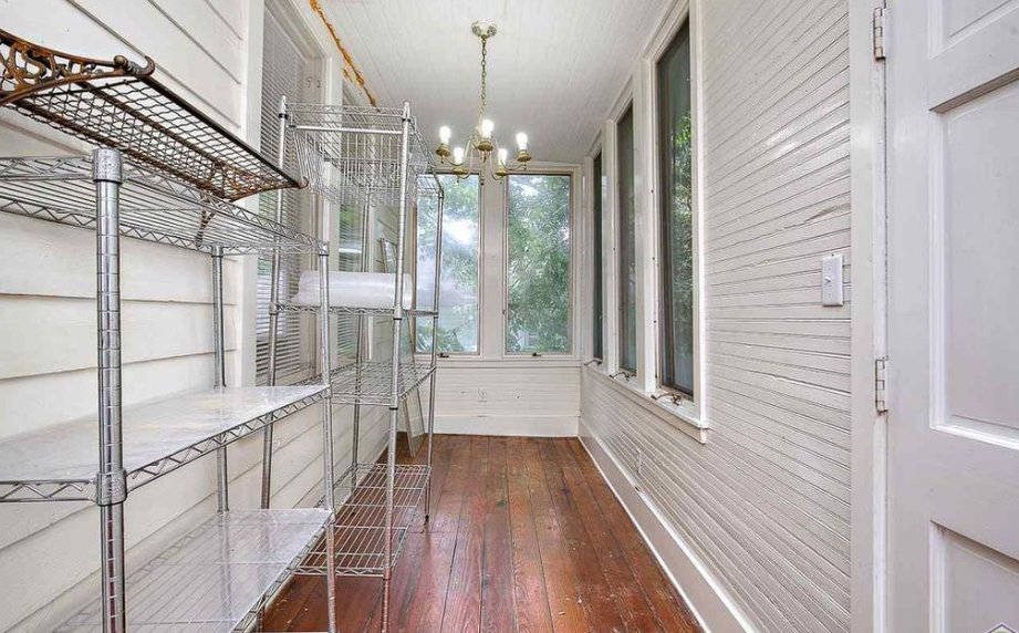 Sun Room - 2257 Wisteria St