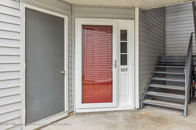 Building Photo - 1217 Waters Edge Dr