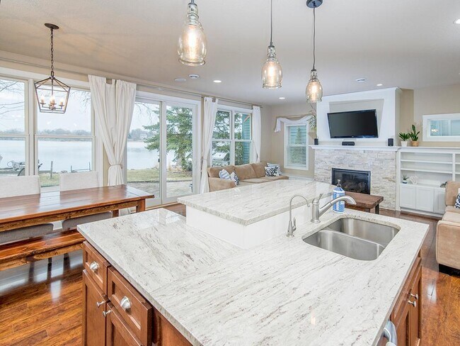 Foto del edificio - 2033 Arbor Ln