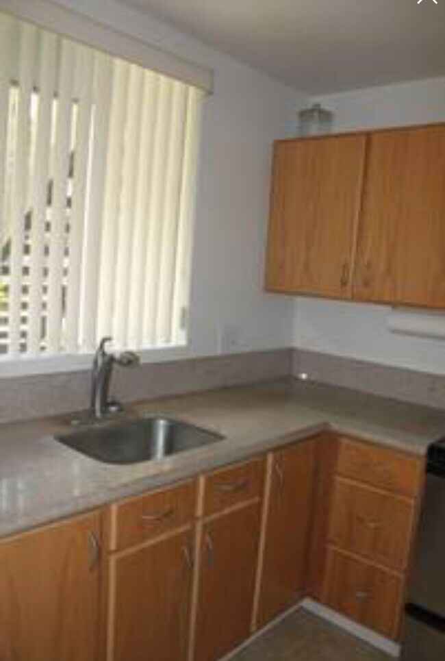 Kitchen - 95 -638 Hanile St