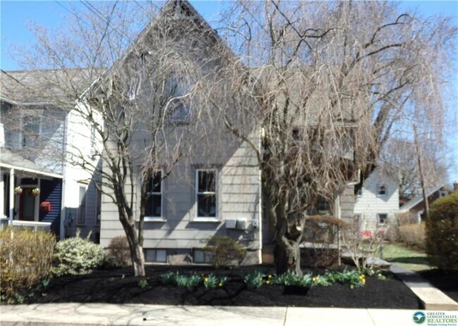 Foto del edificio - 33 N Hellertown Ave