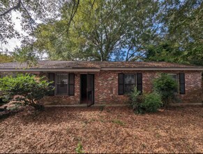 Building Photo - 225 Park Manor Dr