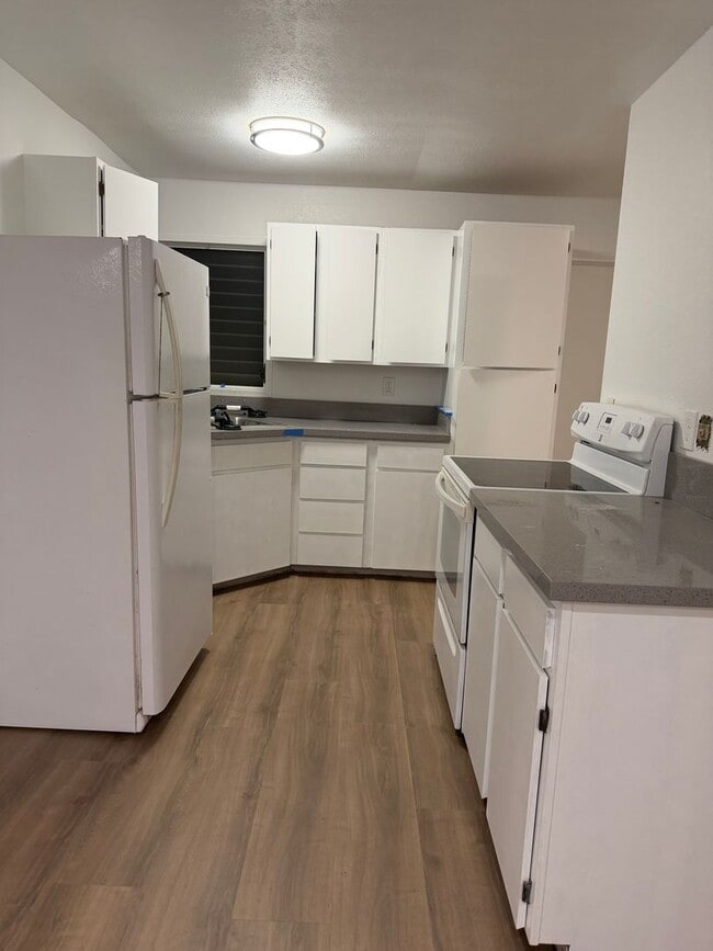 Foto del edificio - 2 bedroom 1 bath Cottage in the Aliamanu/Salt Lake area