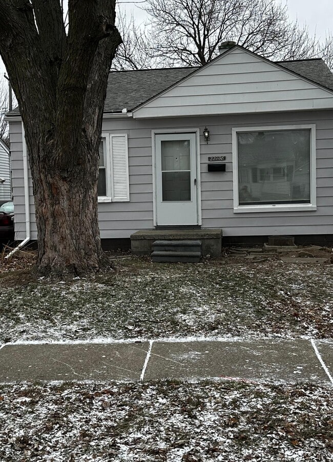 Building Photo - 22738 Sharrow Ave