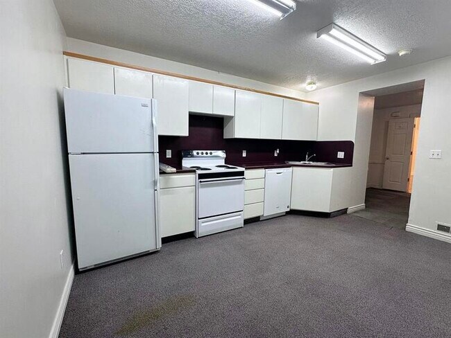 Foto del edificio - 18 N 200 E
