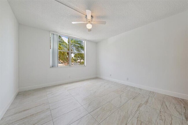 Foto del edificio - 4501 NE 21st Ave