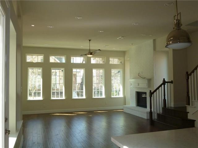 Foto del edificio - 6813 Royal View Dr