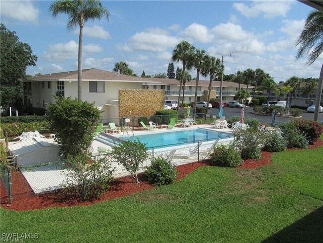 Foto del edificio - 341 Joel Blvd