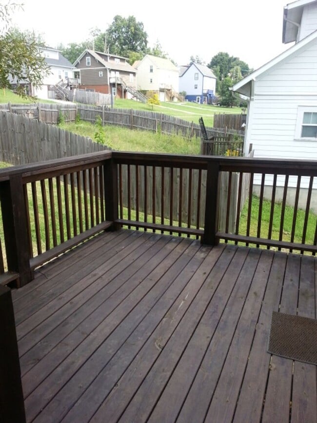 Building Photo - 1737 Moses Ave