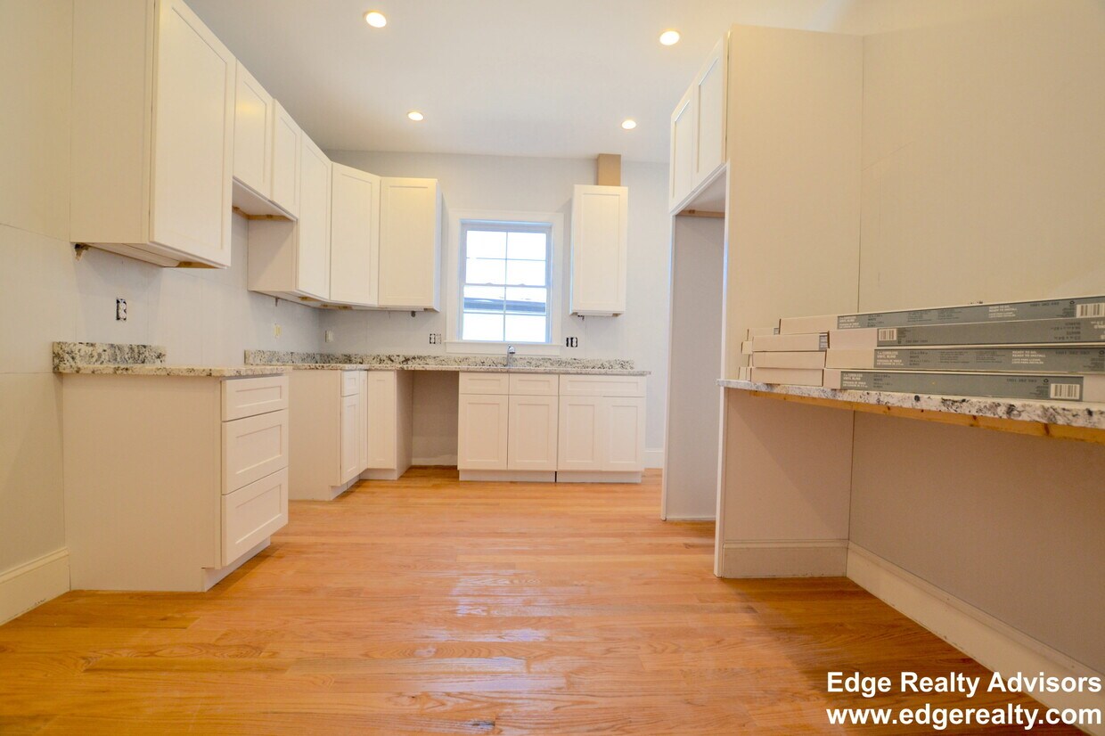 Primary Photo - 2A Islington St