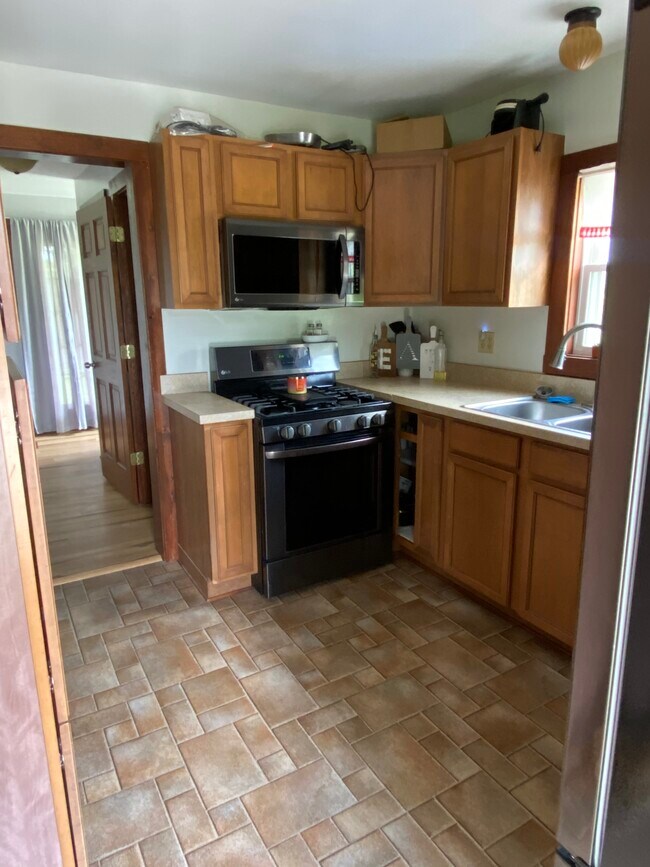 Kitchen - 856 N Johnson Rd