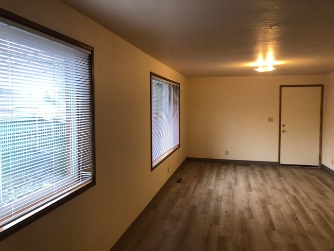 Building Photo - 1420 Z St