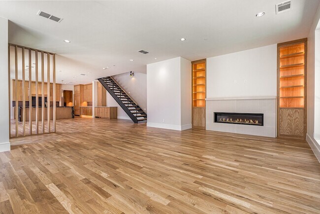 Foto del edificio - 4203 Normandy Ave