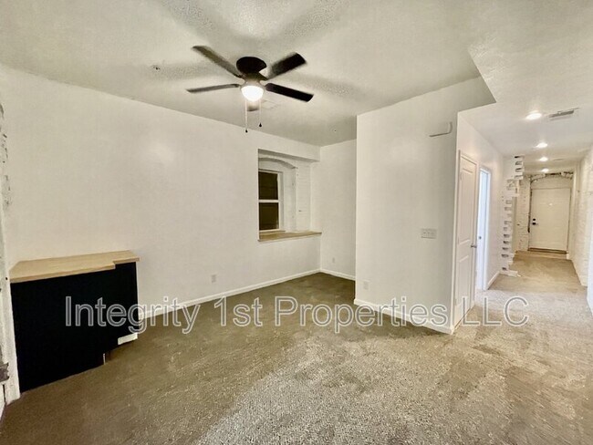 Foto del edificio - 740 Washington Blvd