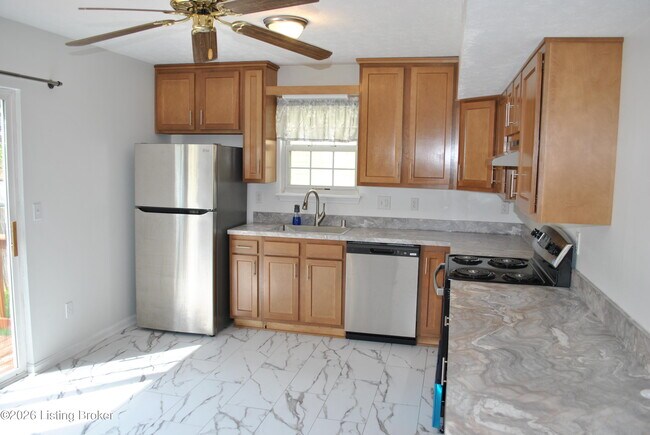 Foto del edificio - 4118 Hickoryview Dr