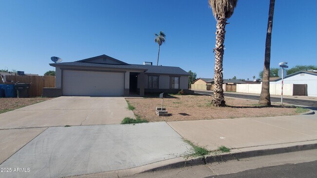 Foto del edificio - 8002 West Campbell Ave