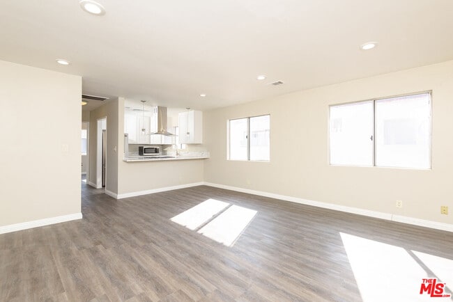 Foto del edificio - 1522 N Harvard Blvd