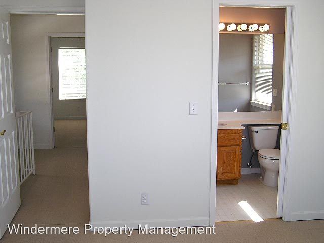 Building Photo - 2 br, 2.5 bath House - 3452 Deer Pointe Court