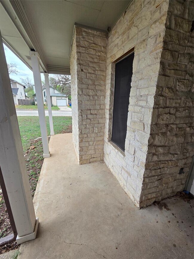 Foto del edificio - 3001 Rochelle Dr