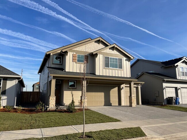 Foto del edificio - NEWER 4 Bed 2.5 Bath Home! Located near the Ridgefield Outdoor Recreation Center, equestrian faci...