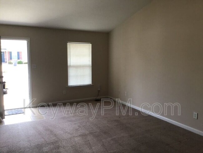 Building Photo - 306 Brock Ln