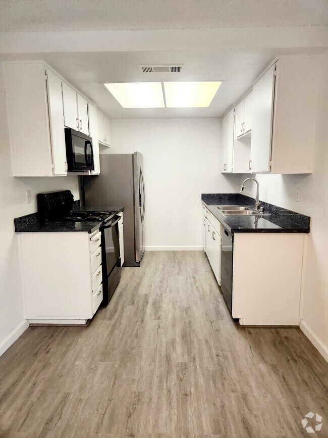 Graystone Manor Apartments under 3,000 Manteca, CA 3 Rentals