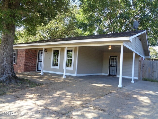 Foto del edificio - 6041 Blocker St