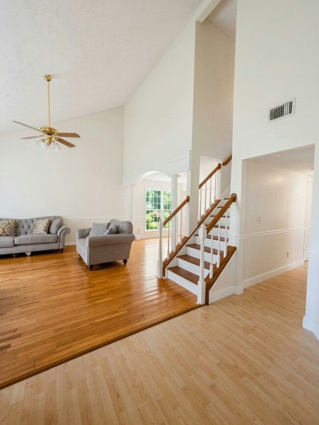 Building Photo - 3920 E Meadow Dr