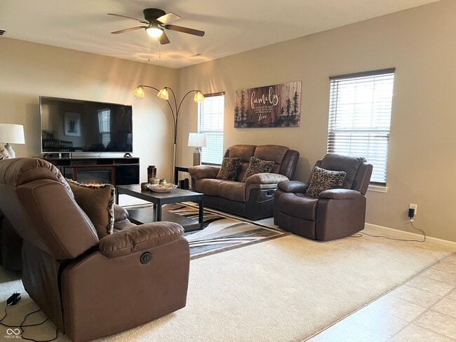 Foto del edificio - 1694 Wedgewood Pl