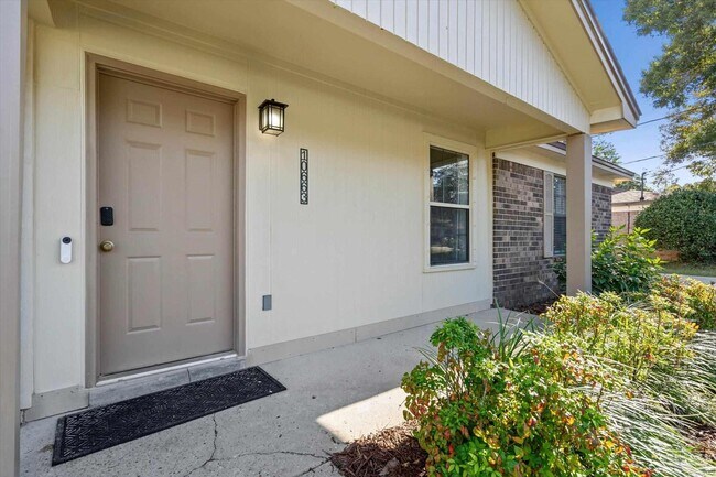 Foto del edificio - 10663 Silver Creek Dr