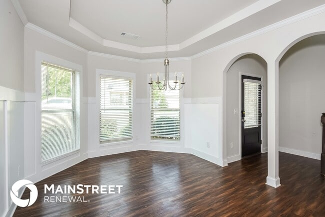 Building Photo - 692 Overlook Gln Dr