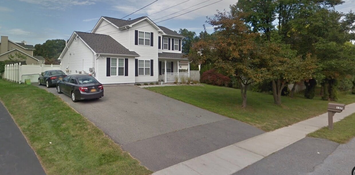 137 Fulton St, Poughkeepsie, NY 12601 House Rental in Poughkeepsie