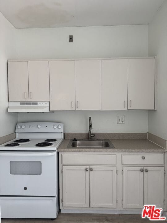 Building Photo - 920 S Hobart Blvd