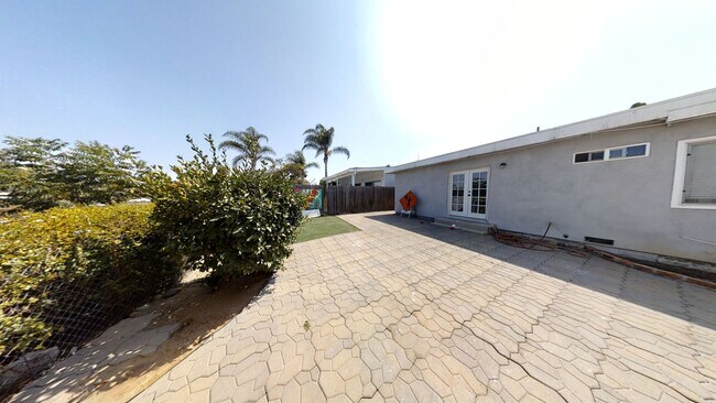 Building Photo - 5327-5327 E Falls View Dr