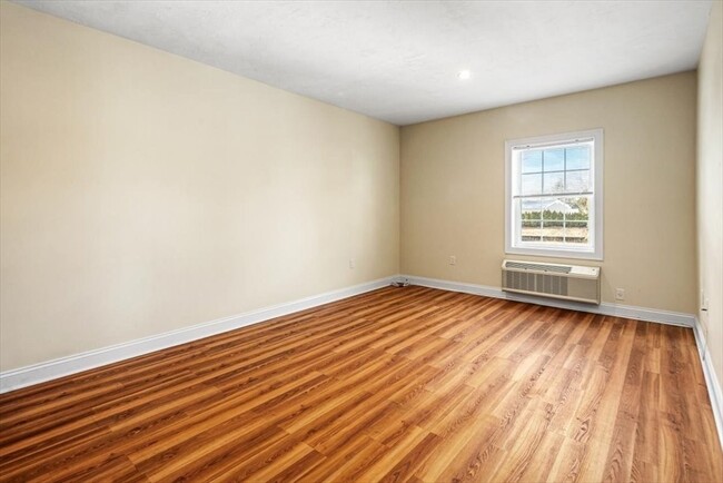 Building Photo - 225 W Squantum St
