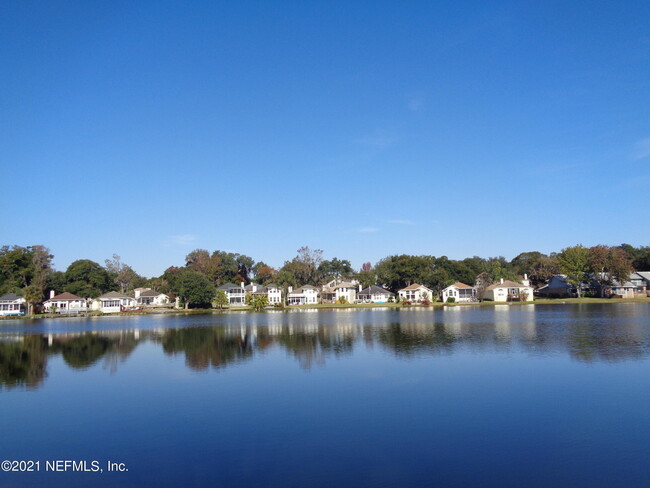 Foto del edificio - 11917 Arbor Lake Dr