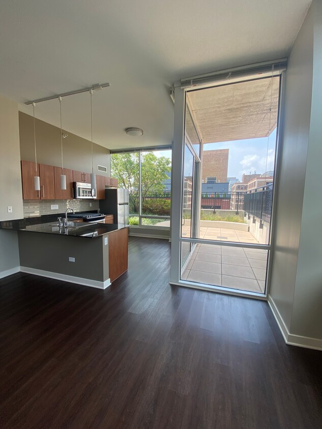 Foto principal - 316 W Erie St